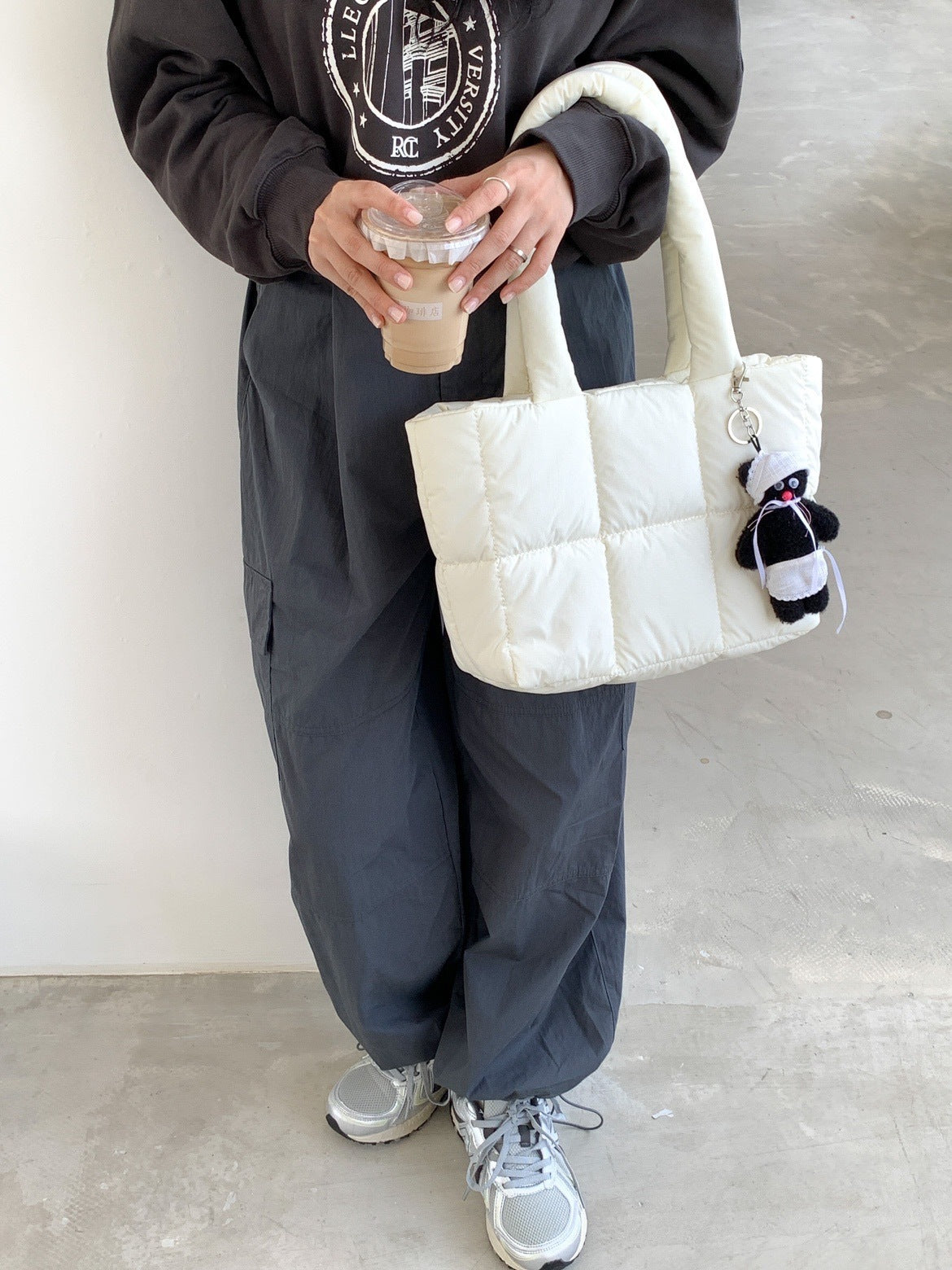 Plaid Large‑Capacity Shoulder Commuter Bag