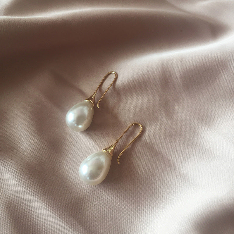 Elegant Water‑Drop Pearl Earrings